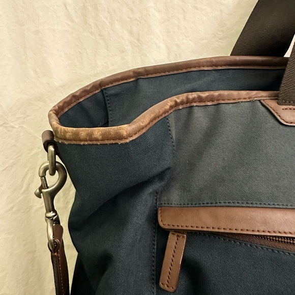 COACH WEEKENDER BAG CANVAS AND LEATHER - Picture 3 of 10
